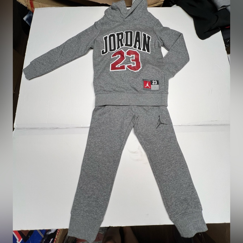 Jordan Jersey Boys 2-Peice Hoodie and Jogger Pants Set Grey Size 4 / 6